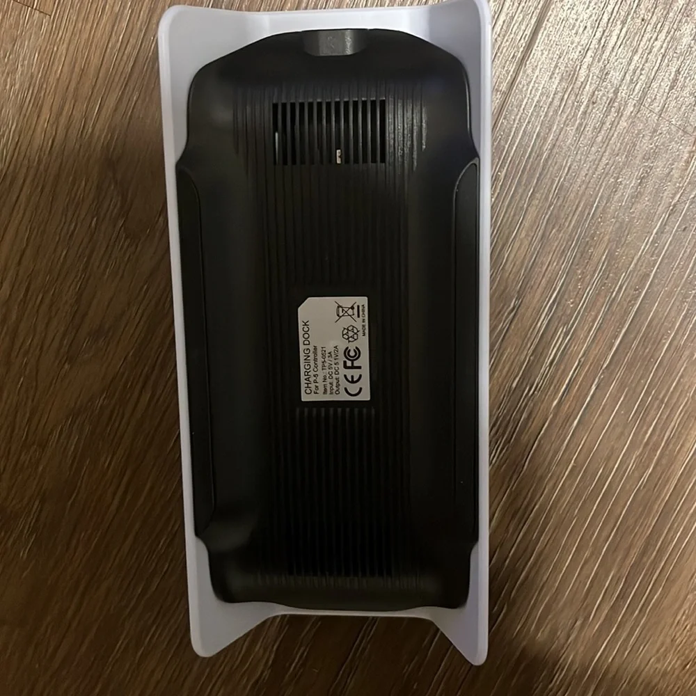 Charging dock for p5